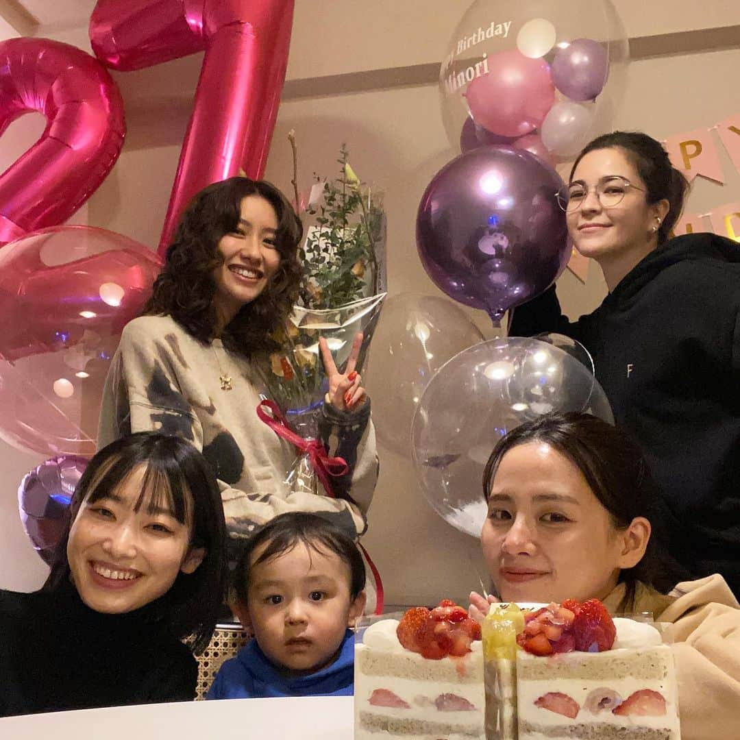 中田みのりさんのインスタグラム写真 - (中田みのりInstagram)「お祝いしてもらった🥰うれしい🥰 27歳になりました🥰」2月8日 15時20分 - minori_nakada