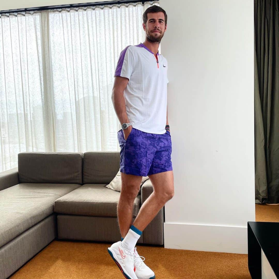 カレン・ハチャノフのインスタグラム：「This new @nikecourt outfit is one of my favorite ones🔥⚡️👀 #AusOpen   👍🏻-👎🏻?  Эта новая коллекция от @nikecourt  одна из моих любимых🔥⚡️👀 #AusOpen」
