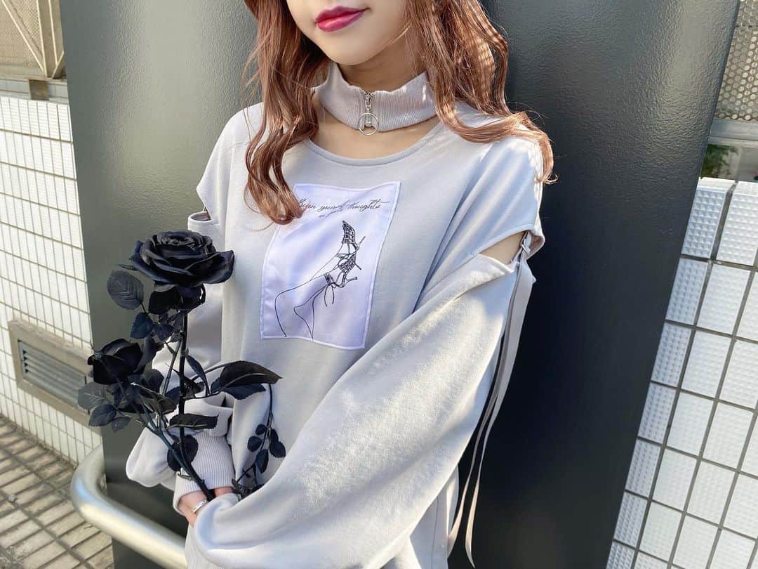 EATMEのインスタグラム：「2.8 update... #EATME #FEBRUARY  #NEW #ITEM . TOP画面のURLからEATME WEB  STOREをCHECK▶︎▶︎▶︎ @eatme_japan . 🌹リングジップネックスウェットトップ ¥8,150(＋tax) GRY.PNK.BLK ☑︎FREE ※2.9発売予定 . #EATME_CODE #eatmejapan #イートミー」