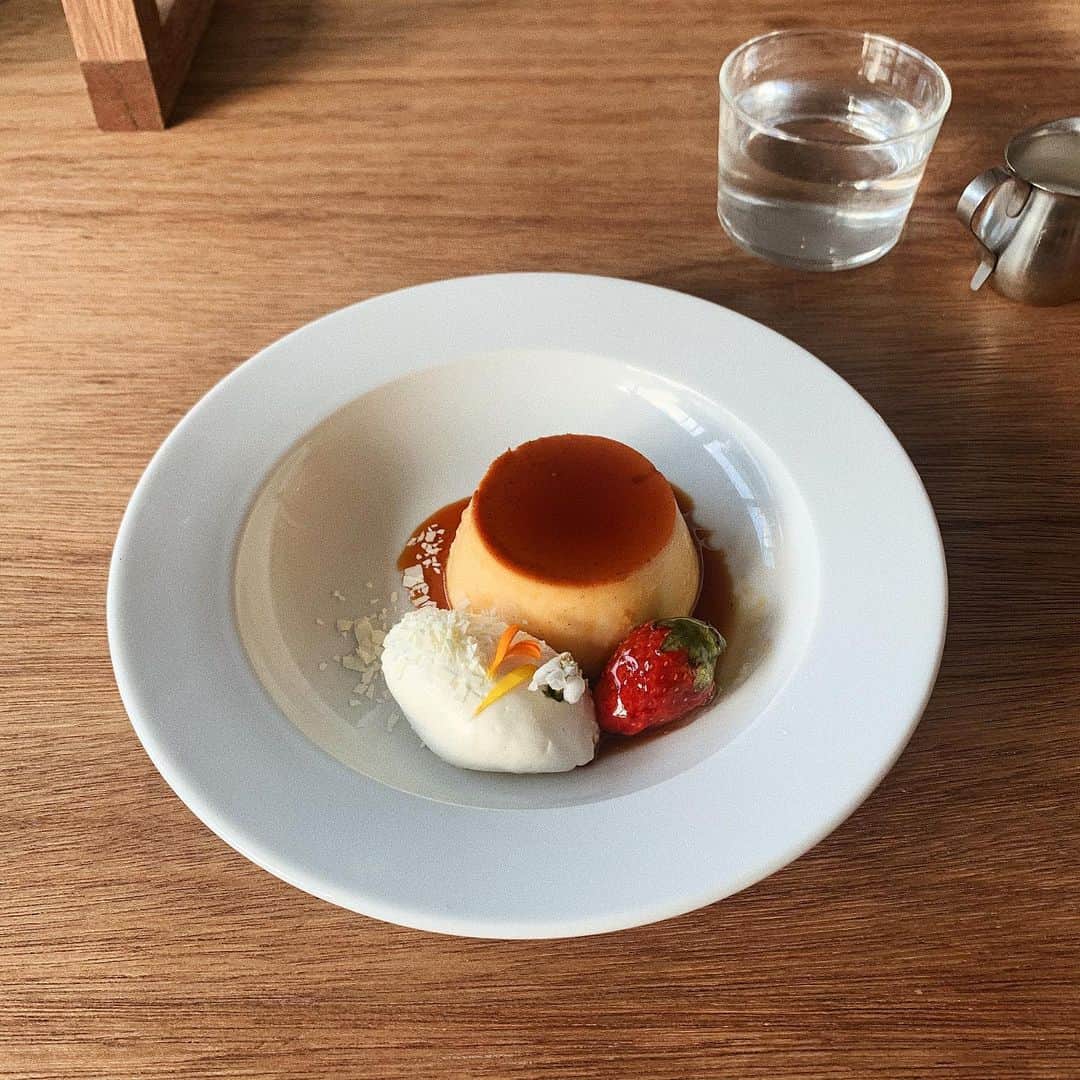 小川陽香のインスタグラム：「固めプリン🍮 @ogawacoffee_laboratory  これ美味しかったな🥺♡♡ ㅤ 見てたらこんな時間に プリン食べたくなってきた🙃 ㅤ #cafe #ogawacoffee #pudding #カフェ #プリン #おやつタイム #桜新町カフェ #固めプリン #小川珈琲」