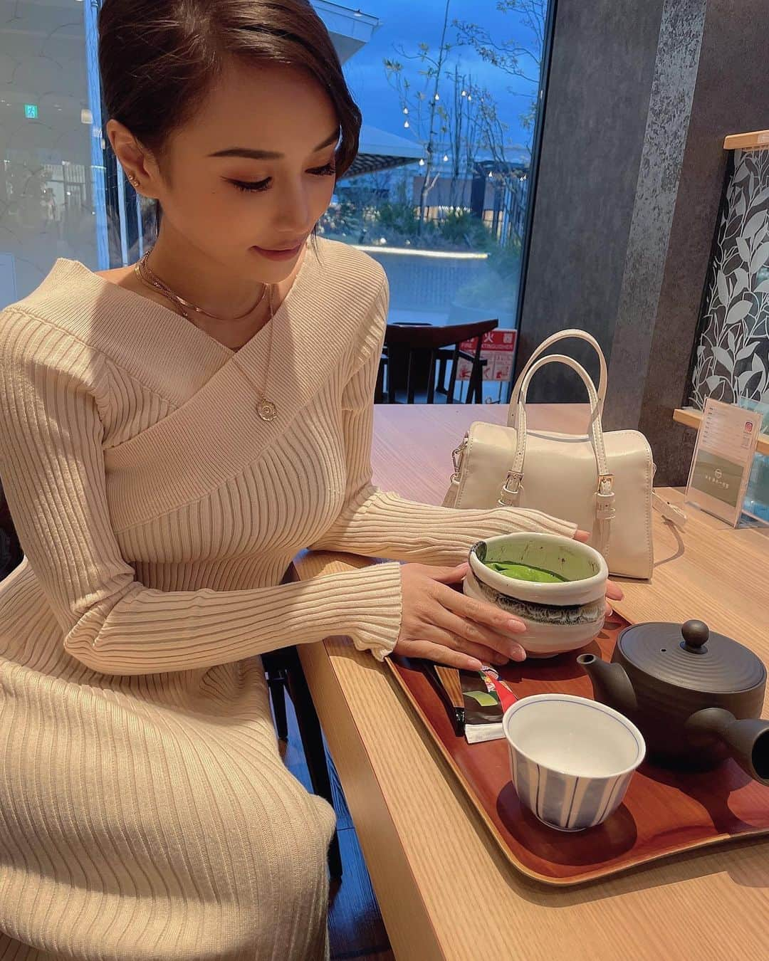 えがさりさんのインスタグラム写真 - (えがさりInstagram)「抹茶食べ尽くした🍵🌿🍃🌱  洋服は　@lilyboutique_official  です！」2月8日 21時22分 - arielluv1