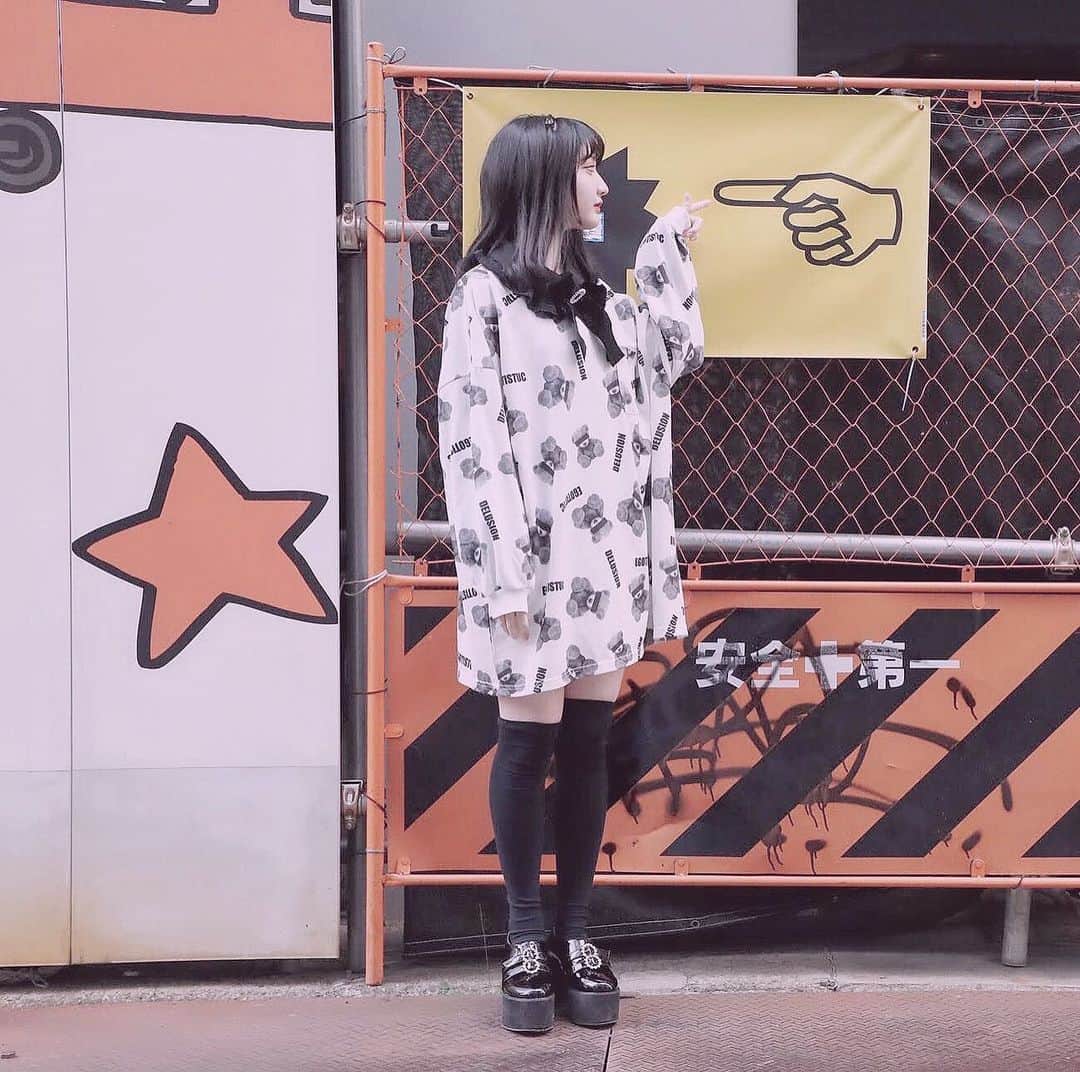 加藤咲希のインスタグラム：「いつだったか忘れたけどETしてきた☞☜ . 📷まいふぁーざー . . #加藤咲希 #かとぅ #かとっこ🐱🌸 #地雷 #地雷系 #地雷女 #地雷女子 #地雷少女 #地雷系女子 #ジラジョ #05 #04line #05line #jk #jk1」
