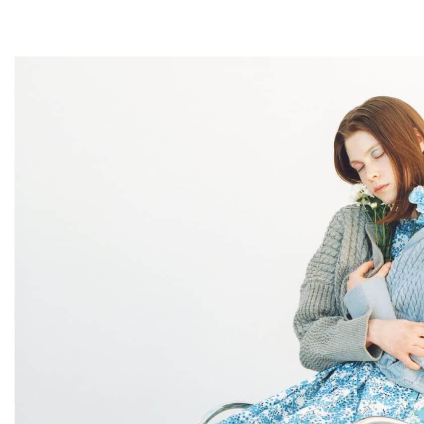 ファーファーのインスタグラム：「【CATALOG】 2021 SPRING COLLECTION  thanks to photograph by @youtojah  styling by @tomokojima__  hair & make-up by @momijisaito  model @malexseevna   プロフィールリンクより 最新のデジタルカタログをチェック！  @furfur_official @furfur_official_staff  #FURFUR #ファーファー」