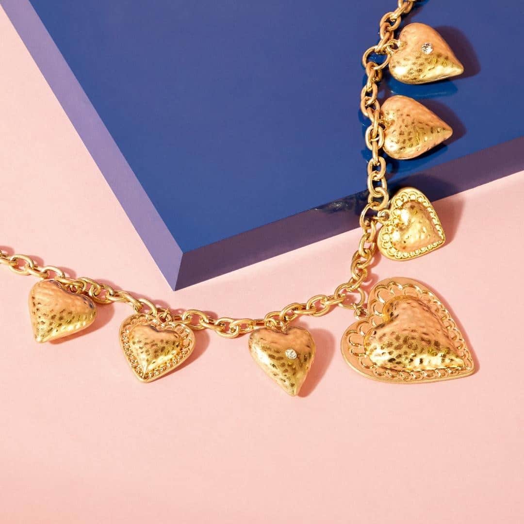 アクセサライズのインスタグラム：「Monday, charmed to see you 💖  Tap the link in our bio to shop #Accessorize」