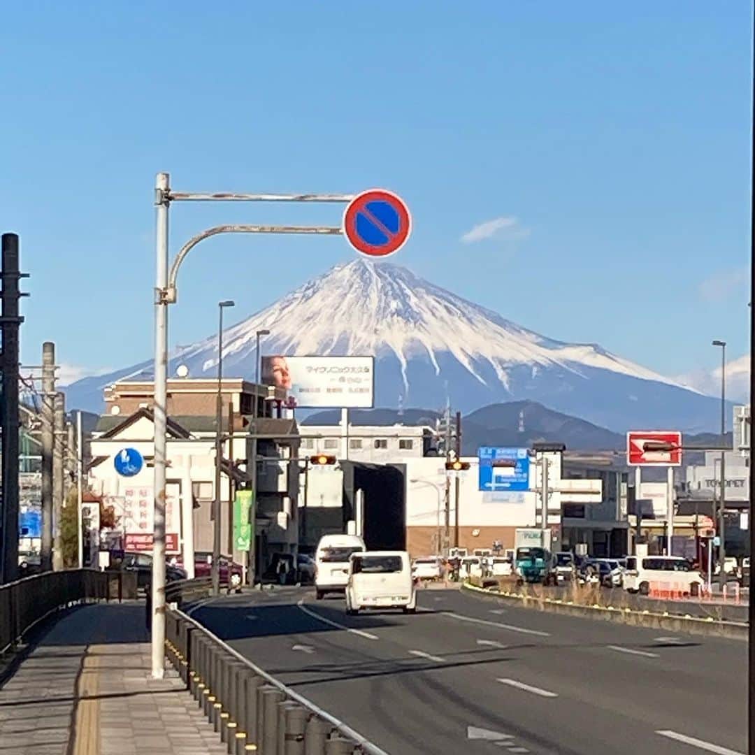 牧野克彦のインスタグラム：「人工的ダイヤモンド富士。　#富士山　#ダイヤモンド富士」
