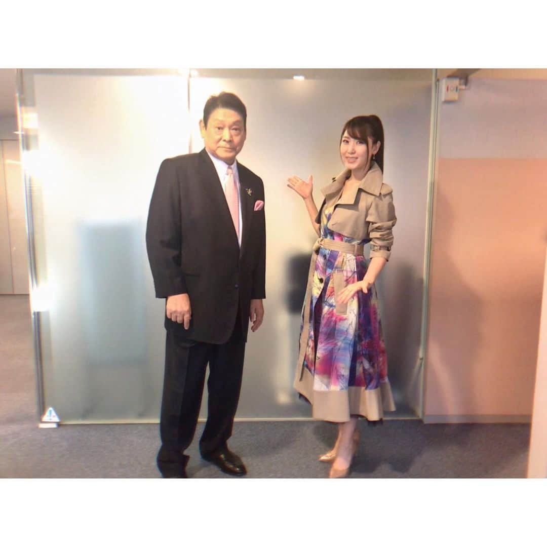おかゆのインスタグラム：「📺👘❤️🐶🎸🌈 . 昨日放送の テレビ東京「洋子の演歌一直線」 . 大先輩！増位山太志郎さんとの オフショット📸🤗 . いつも気にかけて下さり お人柄もとっても温かい大好きな大先輩☺️🎶 親方と呼んでしまう癖が抜けない…🥺 . ご一緒出来て嬉しかったです🎤 . ご縁に感謝…🌈 またちゃんこ屋さん行きたいなぁ🍲 女将さんにも会いたい😢💓 . #テレビ東京 #洋子の演歌一直線 #増位山太志郎 さん #親方 #収録オフショット #ちゃんこ増位山 #ご縁に感謝」
