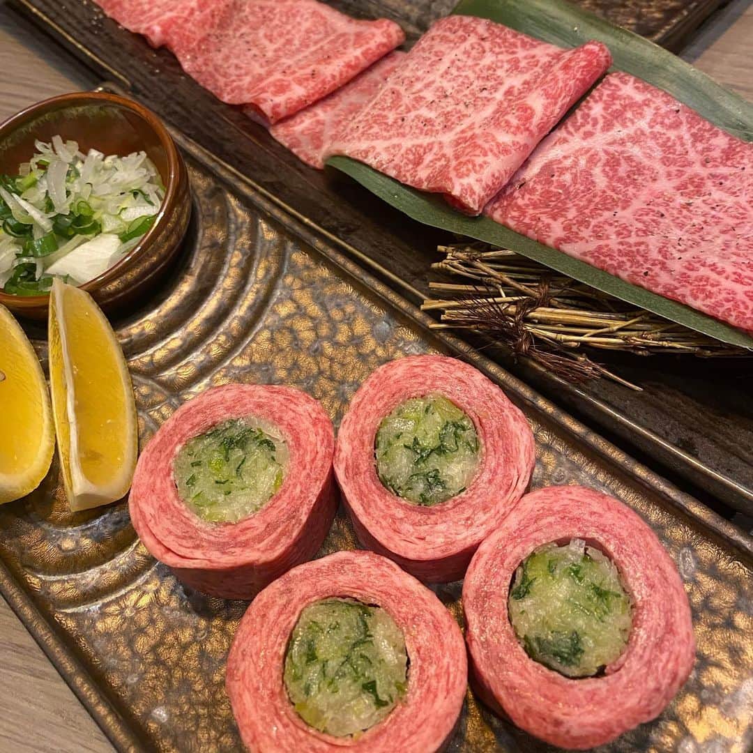 いとうさやかさんのインスタグラム写真 - (いとうさやかInstagram)「肉...えてぃ...!!!🥺💓💓 こんな美味しい焼肉は久々に食べた！ このスプーンに乗ってる肉が美味しすぎた🥺🥺🥺💓 . . . . . . . . . .  #渋谷焼肉らくがき #渋谷グルメ #渋谷焼肉 #個室焼肉 #ネギ包み牛タン  @rakugaki_shibuya ーーーーー」2月8日 16時19分 - unpai_3