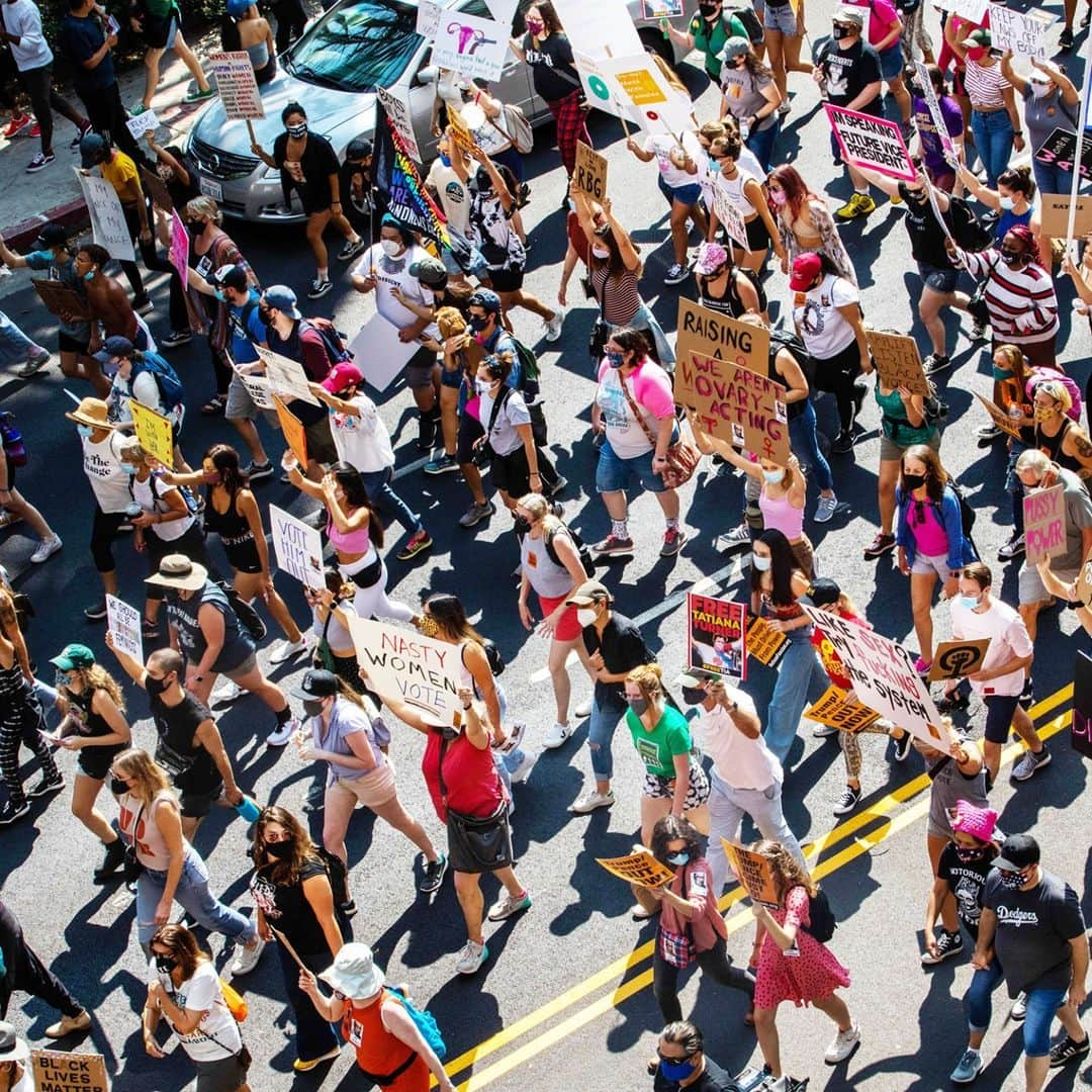 Vogue Australiaさんのインスタグラム写真 - (Vogue AustraliaInstagram)「If you thought the pandemic would bring the 2021 #WomensMarch to a grinding halt, think again. In lieu of in-person demonstrations around the world, the organisation devoted to defending women’s rights will launch the Global Count, one of the largest global mapping polls ever conducted to expose the barriers that continue to limit our collective progress. At the link in bio, how you can get involved.⁣ ⁣ 📷 Getty Images」2月8日 16時20分 - vogueaustralia