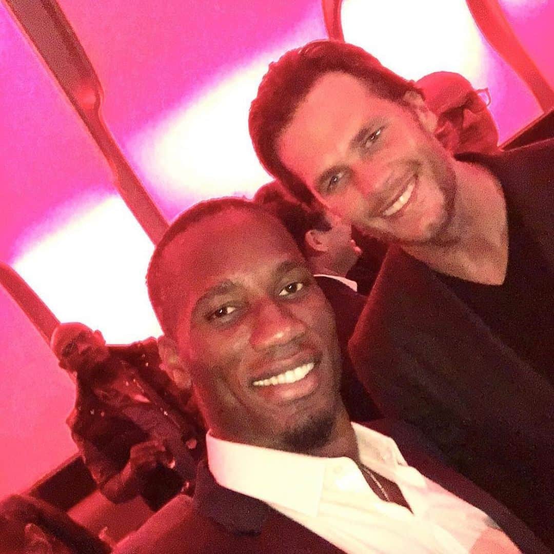 ディディエ・ドログバのインスタグラム：「⭐️⭐️⭐️⭐️⭐️⭐️⭐️... From the day you accepted that challenge, I knew it Mr Brady @tombrady what a LEGEND, you ask him for 7 rings, he delivers  Enjoy my friend, you’re the only one at 7 😉 @tampabay_superbowl_55」