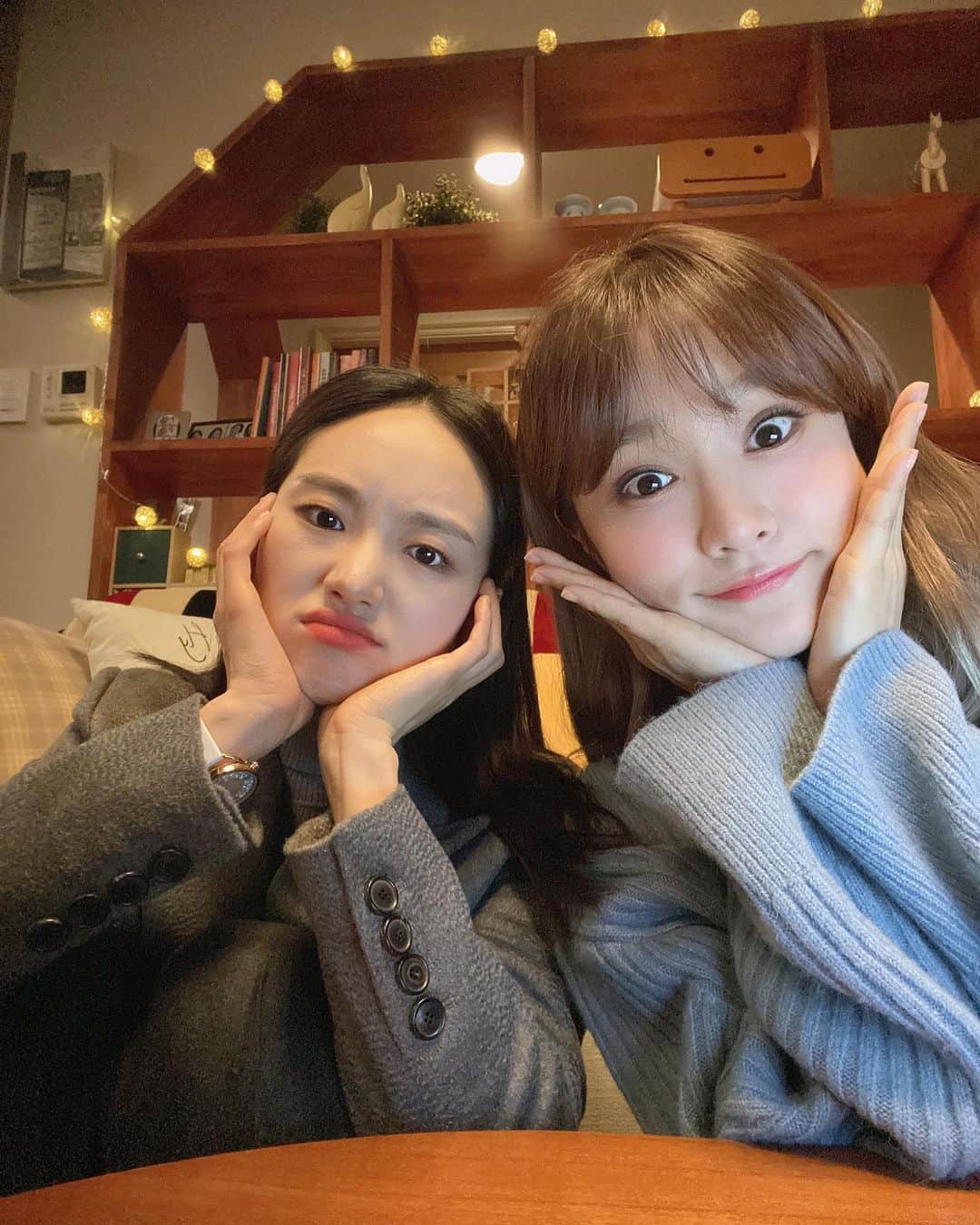 ウォン・ジナのインスタグラム：「오늘밤 9시 !💄」