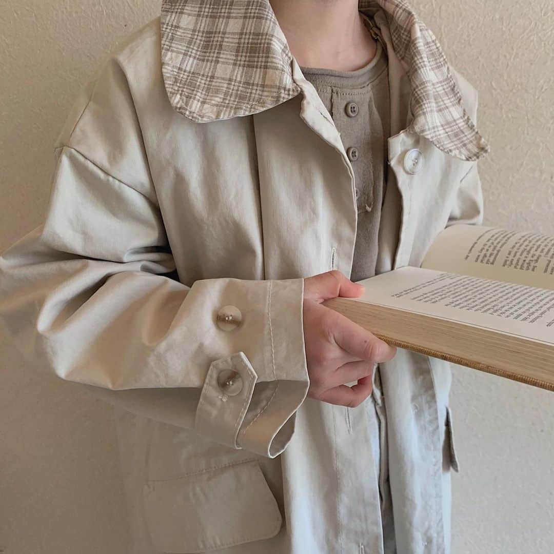 子供服CHIMOMEのインスタグラム：「➤➤ Infomation . . . 本日22時新商品アップ ￣￣￣￣￣￣￣￣￣￣￣￣￣￣﻿ ・チェスタートレンチ ・バケットハット . . ➤ CHIMOME ➤ https://Chimome.com . .」