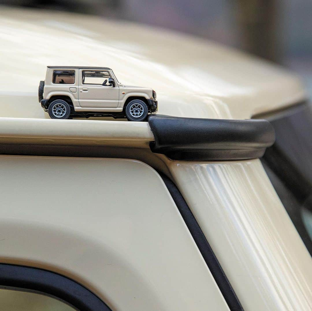 kyosho_official_minicar toysさんのインスタグラム写真 - (kyosho_official_minicar toysInstagram)「. KYOSHO MINI CAR & BOOK No.4 SUZUKI JIMNY 第4号はファミリーマートで発売中！  取扱店舗リストを更新しました。 詳しくはプロフィール欄のURLより  Japan Market Only  1:64 Diecast Model SUZUKI JIMNY @haluka___m  #kyosho #kyoshominicarbook #suzukijimny #jimny #jb64 #bfgoodrich #allterrain #jdm #outdoor #camp #京商 #ファミリーマート #スズキジムニー #新型ジムニー #ジムニーのある生活 #ジムニーのある風景 #ジムニーライフ #ジムニー乗り #アウトドア #キャンプ #ミニカー #京商ミニカーブック #ミニカーコレクション #ジムニー女子 #ミニカーのある風景 #ミニカーのある生活 #ミニカー女子 #jimny女子 #ソトアソビ www.kyosho.com」2月8日 17時52分 - kyosho_official_minicar_toys