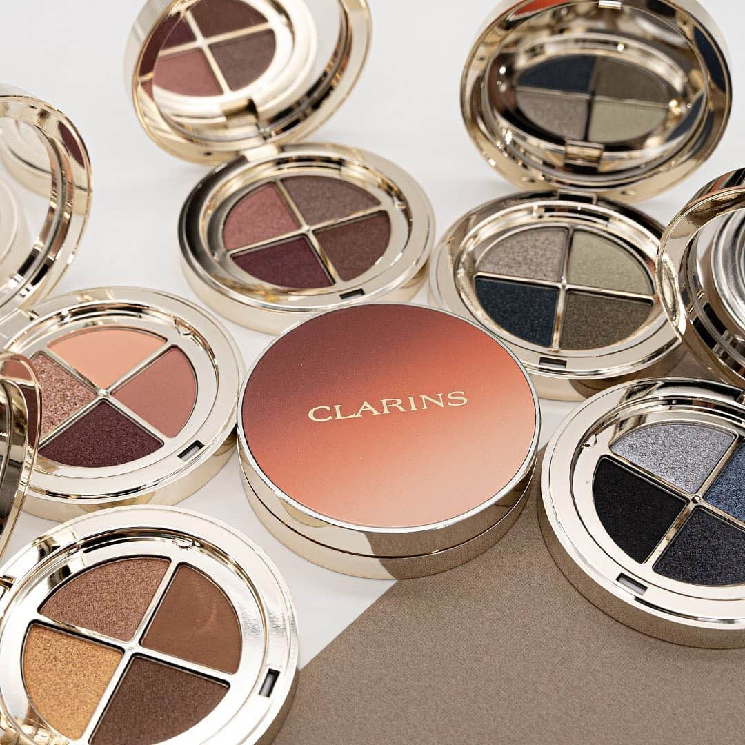 GODMake.のインスタグラム：「・ 【CLARINS】「オンブル4」全6色【2021年2月12日(金)新色追加】  ローズピンク系の新色を追加発売する4色アイシャドウパレット「オンブル4」全6色をご紹介！  保湿成分のバンブーパウダー配合で、まるで目もと用下地を使用したようによれにくく、メイク仕立ての美しい仕上がりが長時間続きます。 パウダーアイシャドウとは思えぬ色っぽさと繊細なツヤ感は、マスク着用時の目もとをさらに輝かせてくれるはず。  -  ◆スウォッチ 01 フェアリーテールヌード 洗練されたニュートラルなウォームカラーで色気のある目もとに  02 ローズウッド（2021年2月12日新発売） 肌に溶け込むような優しいローズピンク系で華やかな目元に  03 フレイム エッジィでドラマティックなコッパ―ブラウン系でおしゃれな目元に  04 ブラウンシュガー 深みのブラウンとゴージャスなゴールド系でハンサムな目元に  05 ジェイド 抜け感のありながらシックに仕上がるアースカラーで柔らかな目元に  06 ミッドナイト 知的でクールなブルー系のカラーで神秘的な目元に  -  ◆Item #CLARINS ＊クラランス　オンブル4　全6色（新色1色） 各5,200円（税抜）  ============== #byBirth#godmake#cosmetics#我的最愛#粉我#메이크업#화장품 #뷰티스타그램#コスメ好きさんと繋がりたい#彩妆#化妆品#全新化妝品#30代#デパコス#コスメレビュー #新作コスメ2021#クラランス#アイシャドウ#マスクメイク#オンブル4」