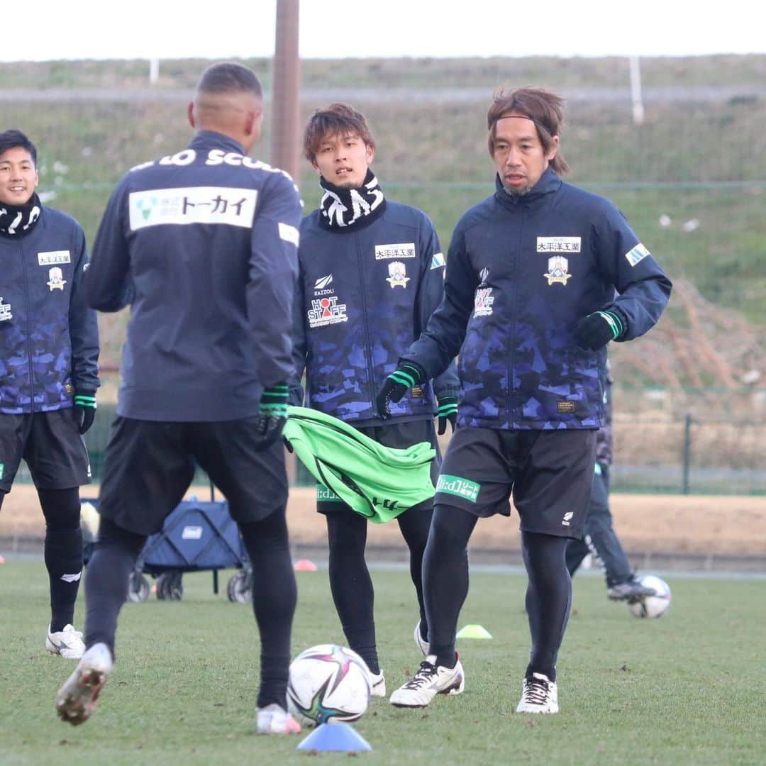 ＦＣ岐阜さんのインスタグラム写真 - (ＦＣ岐阜Instagram)「⚽️FCGIFU New Face⚽️   FW 9山内寛史選手 ニックネーム：ヒロ、ヤマ 得意とするプレー：反転シュート、ポストプレー 自分の体の好きな部位は？：おしり    MF 14本田拓也選手 ニックネーム：たく 今シーズンの目標：昇格 好きな食べ物：ネギ     #fcgifu #ＦＣ岐阜 #山内寛史 #本田拓也 #躍動」2月8日 18時09分 - fcgifu