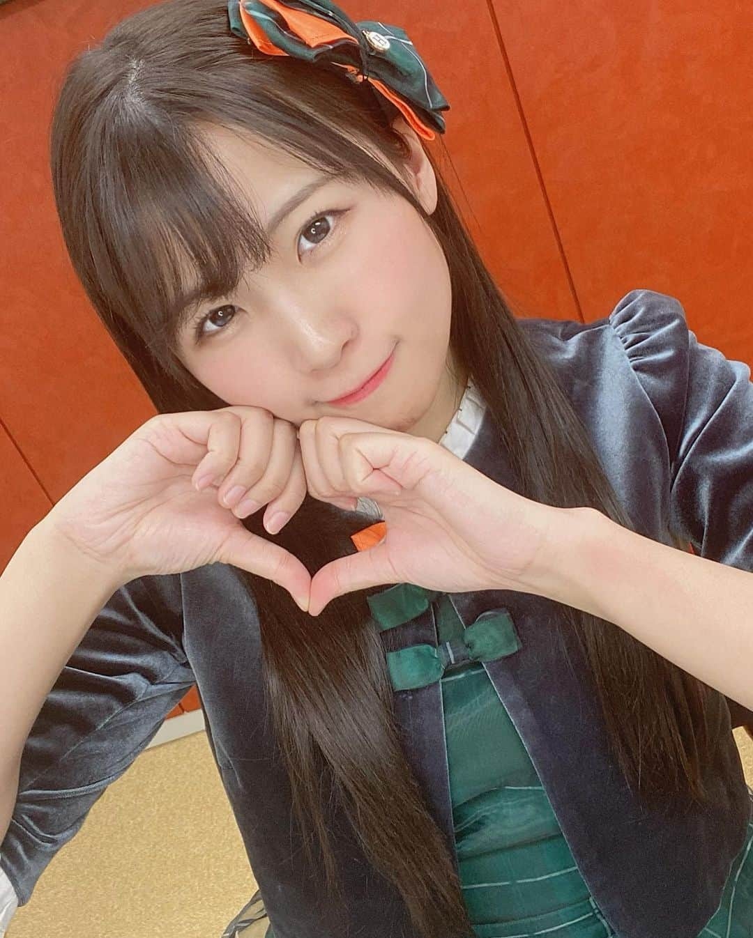 広瀬ゆうきさんのインスタグラム写真 - (広瀬ゆうきInstagram)「活動終了までにA応Pの衣装たくさん着たいから沢山着ています〜🍊」2月8日 18時18分 - hiroseyuuki88