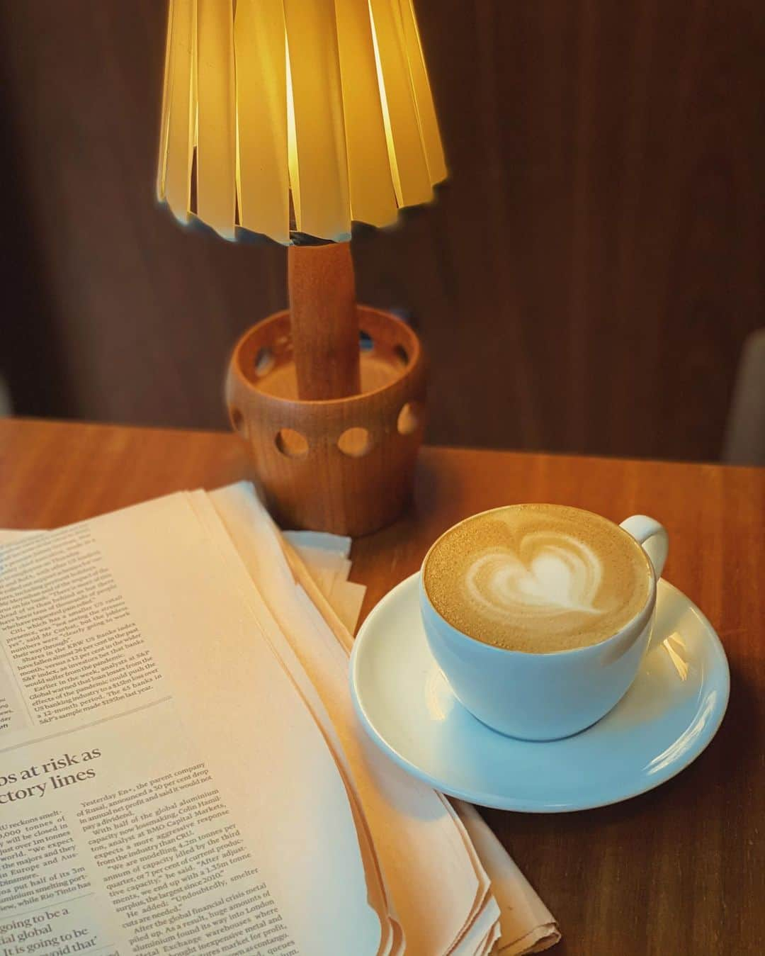 茉莉さんのインスタグラム写真 - (茉莉Instagram)「☕️🗞🤎 . . . おすすめカフェ紹介📝 @fuglentokyo  ノルウェー•オスロ発のカフェ 香り高く深煎りで美味しいです♪ 大好きなオーツミルク、@wakashouandco  に変更出来るのもポイントです🤍 . . . #カプチーノ#カフェラテ#オーツ麦#オーツミルク#コーヒータイム#コーヒー巡り#カフェ#カフェ巡り#フグレントウキョウ#fuglentokyo#cafe#cappuccino#oatmilklatte」2月8日 18時28分 - mari._xx