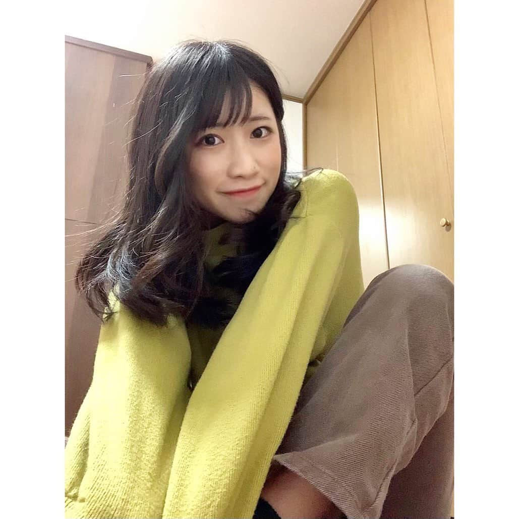 加藤一華さんのインスタグラム写真 - (加藤一華Instagram)「. ピスタチオカラーのニット🧶💚 そして上手く髪が巻けた日🙆‍♀️✨  自然から生まれたみたいな色って 肌に馴染むからすごい好き！☺️👏  #ootd #ニットコーデ  #cordinate #fashion #冬コーデ #低身長コーデ #knit」2月8日 18時30分 - ichika_kato