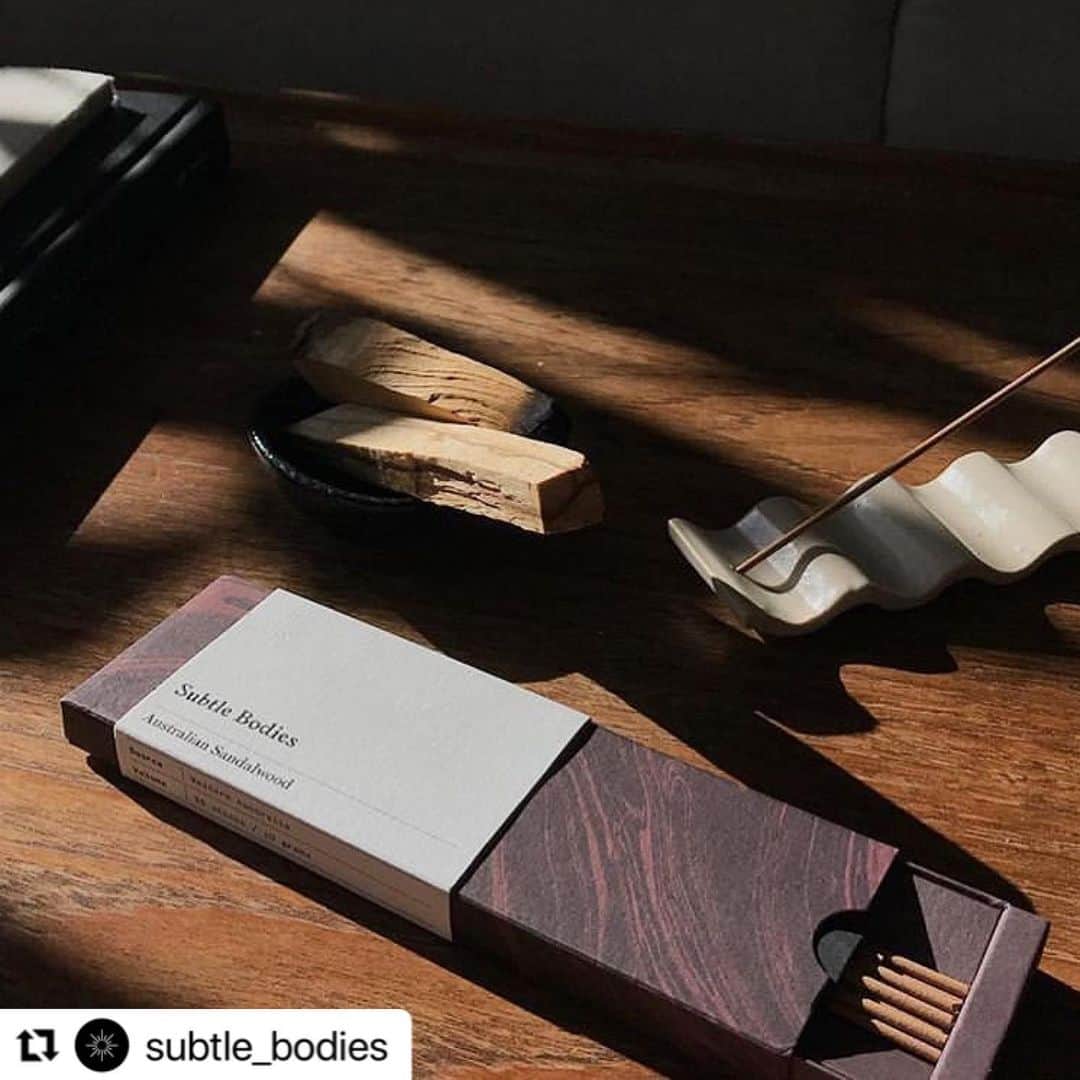のインスタグラム：「Next Arrival: Subtle Bodies   2/10(wed) Release   オーストラリア、メルボルン発のお香ブランド。 Subtle Bodiesのお香は、世界中からサステイナブルな環境で作られた原料のみを厳選。 原料は２種類の木だけ、香りをつくる香木と、スティックの形状を保持する”つなぎ”となる木のみで作られたシンプルでミニマルなお香です。  売上の1％が地球環境の向上を支援する「1% for the Planet」という団体に寄付されます。  #subtlebodies  #sister_tokyo #incense   #Repost @subtle_bodies with @make_repost ・・・ Australian Sandalwood. Sustainably, plantation grown in its natural environment of WA ✨」