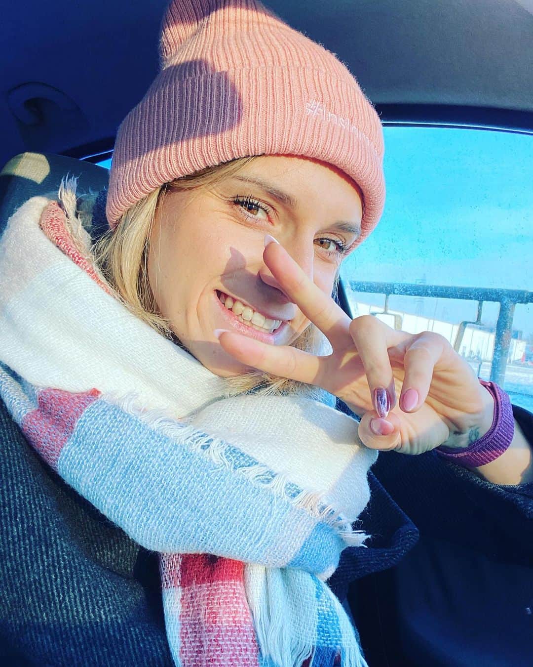 Kamila CIBAのインスタグラム：「Miłego tygodnia robaczki 🥰☺️ #goodmood #newweek #instamood #monday #haveaniceday」