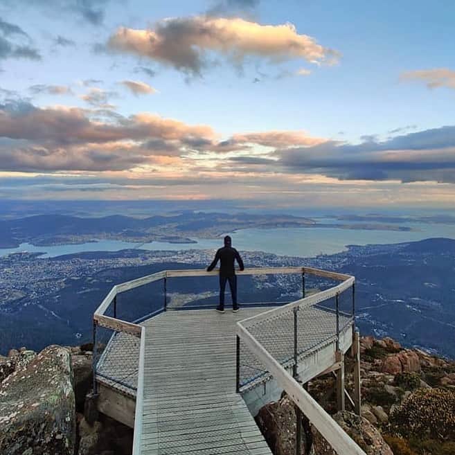 Australiaさんのインスタグラム写真 - (AustraliaInstagram)「What a special spot to start the day @theworldbydiego! 🌄#MtWellington (also known as Kunanyi) in @hobartandbeyond is a must-visit if you are heading to @tasmania's capital city. With views like this, need we say more? In case you’re not yet convinced, once you’ve reached the summit you can spend the day #hiking the scenic trails, or go trail biking and abseiling for an adrenaline rush! Tip: the temperature at the top of # MtWellington is usually around 8°C colder than in #Hobart city, so make sure to pack your beanie! #seeaustralia #DiscoverTasmania #HobartandBeyond #HolidayHereThisYear」2月8日 18時58分 - australia
