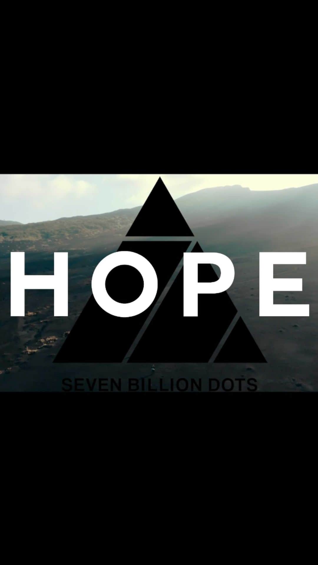 Masafumiのインスタグラム：「2月17日リリース1stアルバム「HOPE」の全曲トレーラー映像がYoutubeにて公開されました✨  是非ご覧あれ🤟🏻  🎧Nightmare先行配信中 erj.lnk.to/zXVRv1TA   #HOPE  #セブド」