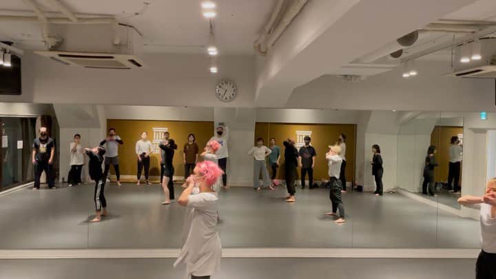 黒須洋壬のインスタグラム：「黒須洋嗣 JAZZ CLASS 2021.Feb.8 @danceworks_jpn  @xross  #alive  #あべまお  #dance #jazzdance  #tokyo #japan」