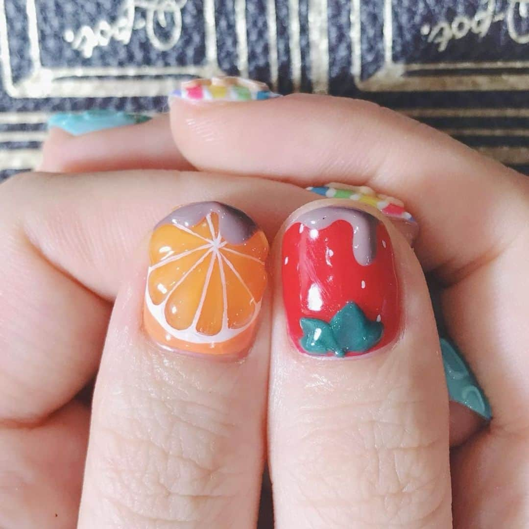 なかやまちえこさんのインスタグラム写真 - (なかやまちえこInstagram)「いちごチョコとミントチョコ🍓🌱⠀ ⠀ #nail #nails #nailart #ネイル #美甲 #ネイルアート  #japanesenailart #manucure #japanesenails #manicurist #gelnails #أظافر #네일아트 #미용 #vẽmóng #valentinenails #バレンタインネイル #バレンタイン #valentine #chocolatenails #チョコレートネイル #紅林大空 ちゃん @kurebayashiii」2月8日 19時22分 - chiekonakayama