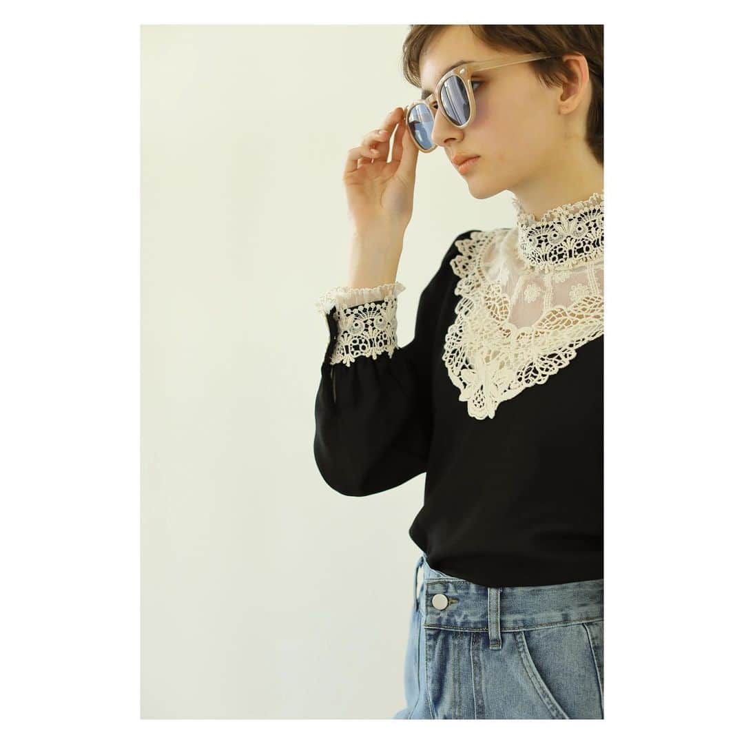AMAILさんのインスタグラム写真 - (AMAILInstagram)「@amail_official  Mature lace combination ¥13,000+tax color:WHT/BLK size:FREE #AMAIL #2021 #shirt #collection」2月8日 19時38分 - amail_official