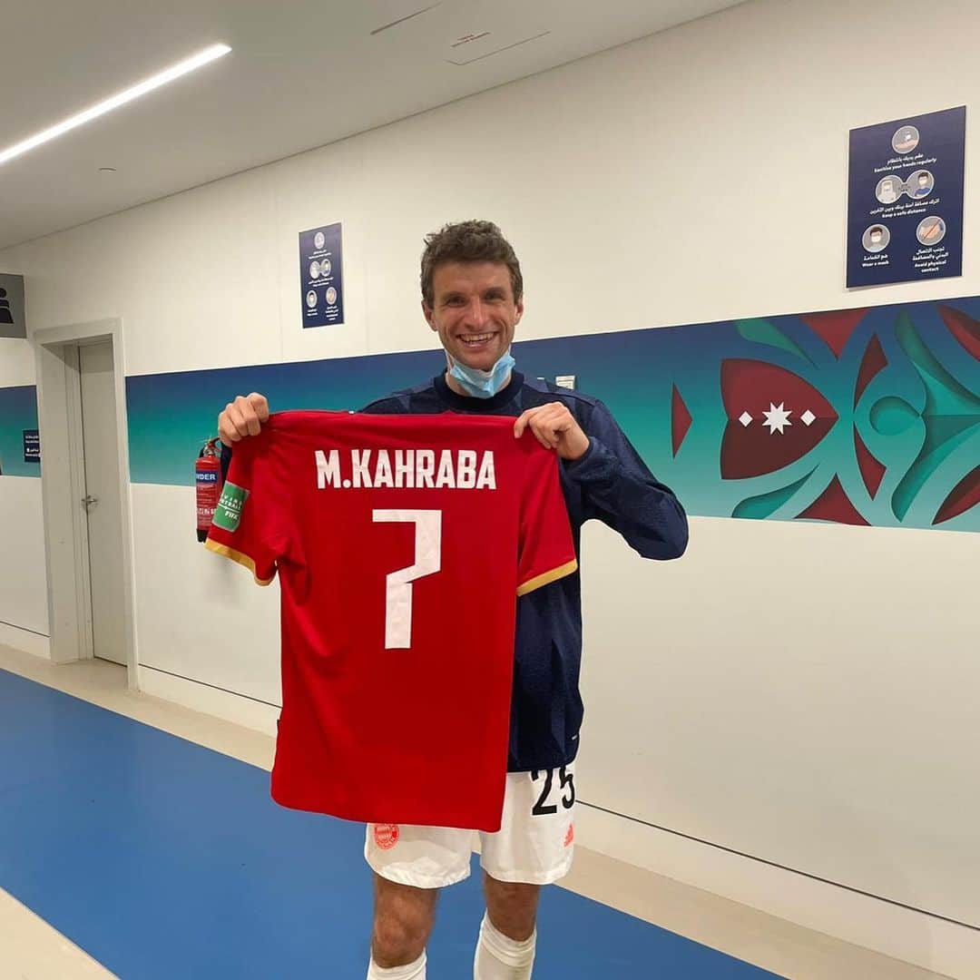 トーマス・ミュラーのインスタグラム：「Thank you @alahlyegypt for this great semifinal and this great audience 💥⚽️🏆 #finale #fifaclubworldcup #alltogether #chasing6 #finalmissi6n」
