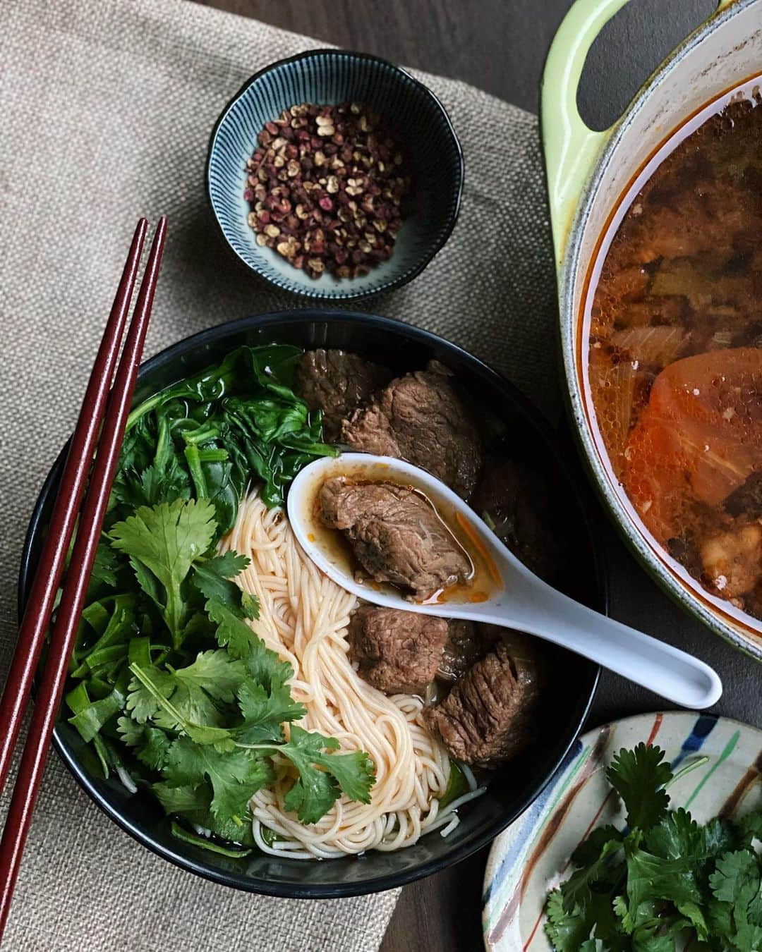 Antonietteさんのインスタグラム写真 - (AntonietteInstagram)「Lunchtime! Leftovers from yesterday’s Super Bowl . A souper bowl of Taiwanese beef noodle soup. Used Chinese  five spice powder from @spicewalla, which packed a hearty, warm and flavorful punch! 🍜 . . . Recipe from @thekitchn」2月9日 5時11分 - antoniette714