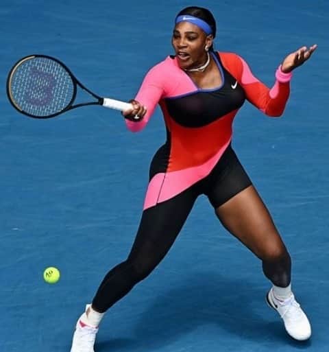 Good Morning Americaさんのインスタグラム写真 - (Good Morning AmericaInstagram)「Serena Williams shined at the Australian Open in this stylish one-legged catsuit and we can't over the look 😍 Link in bio for all the details about grand slam outfit.」2月9日 5時20分 - goodmorningamerica