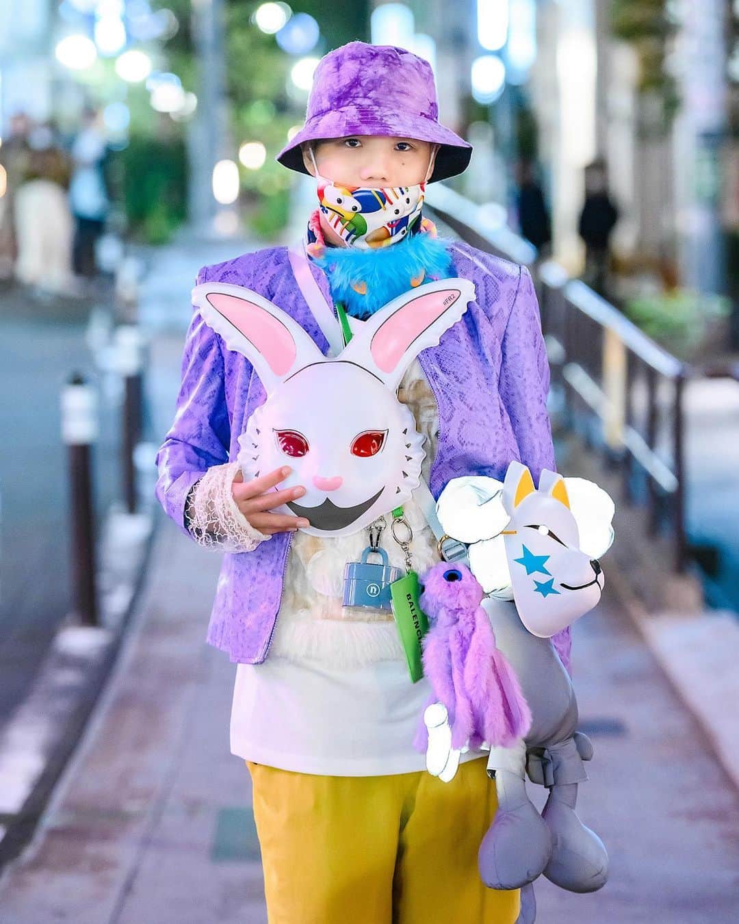 Harajuku Japanさんのインスタグラム写真 - (Harajuku JapanInstagram)「Minatsu (@0372.2) - a Japanese student - and Ryo (@ryo1105212) - an architect - on Cat Street in Harajuku. She's wearing a Mang top, Gameboy, Betty's Blue bag, and Cape Robbin sneakers. He's wearing mostly vintage with an FR2 bunny mask, Codona de Moda, and Balenciaga.」2月9日 5時14分 - tokyofashion