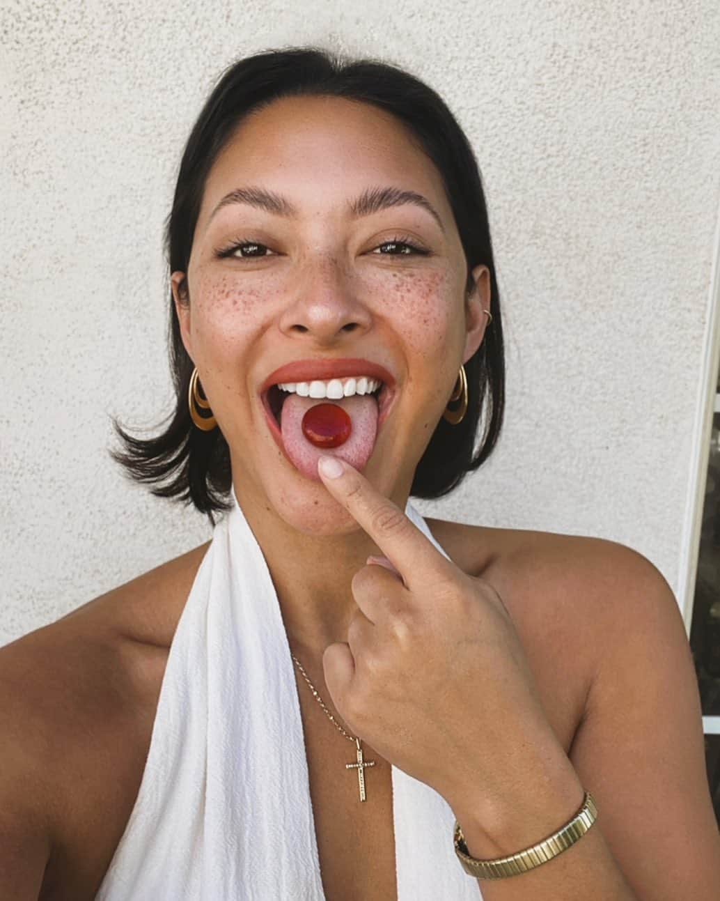 ジョーディン・テイラーのインスタグラム：「Starting our charity initiative this year has been ALOT. I’ve never felt more fulfilled and excited for something 😍 Because I’ve been so busy and nonstop on-the-go, I switched it up and have been getting my stress relief through the @healistnaturals CBD chews. They are so convenient and freaking yummmyyy. It’s basically candy that calms haha. Count me in. 🙋🏽‍♀️  #defendwellness」