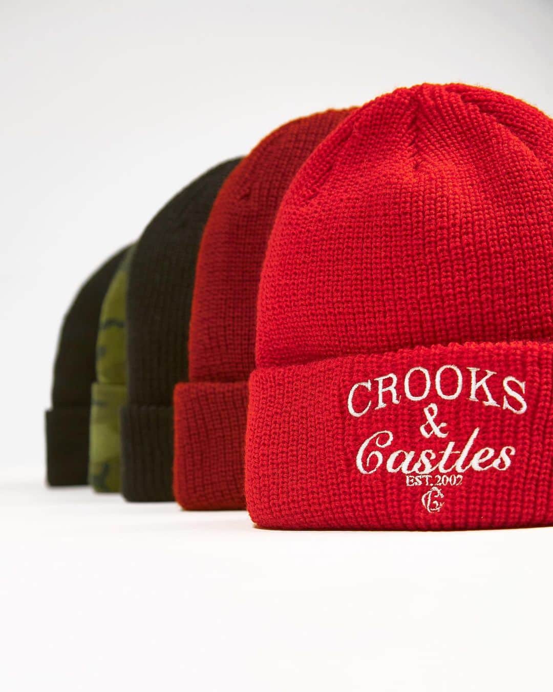 Crooks & Castlesのインスタグラム：「Get ahead with our new Beanies! 💥⁠⁠ Dropping tonight ⁠⁠ #crooksncastles #crooks #cstc #cantstopthecrooks #beanie #cold」