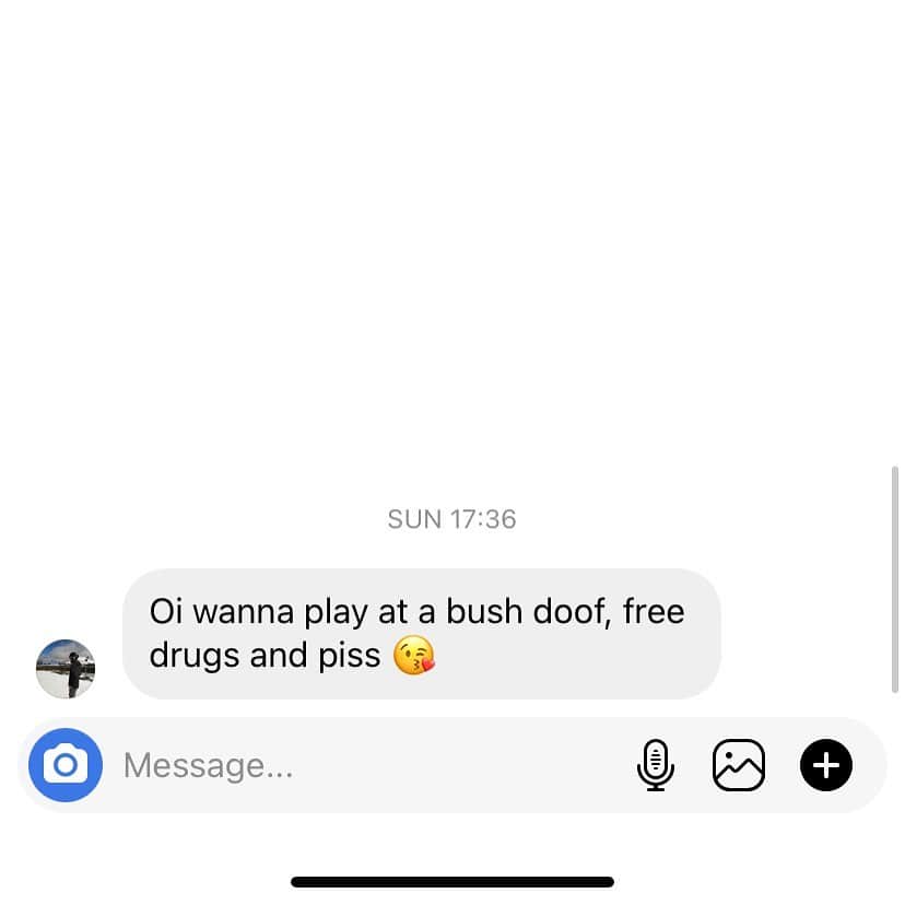 Dune Ratsのインスタグラム：「Free drugs AND piss? 🤔」