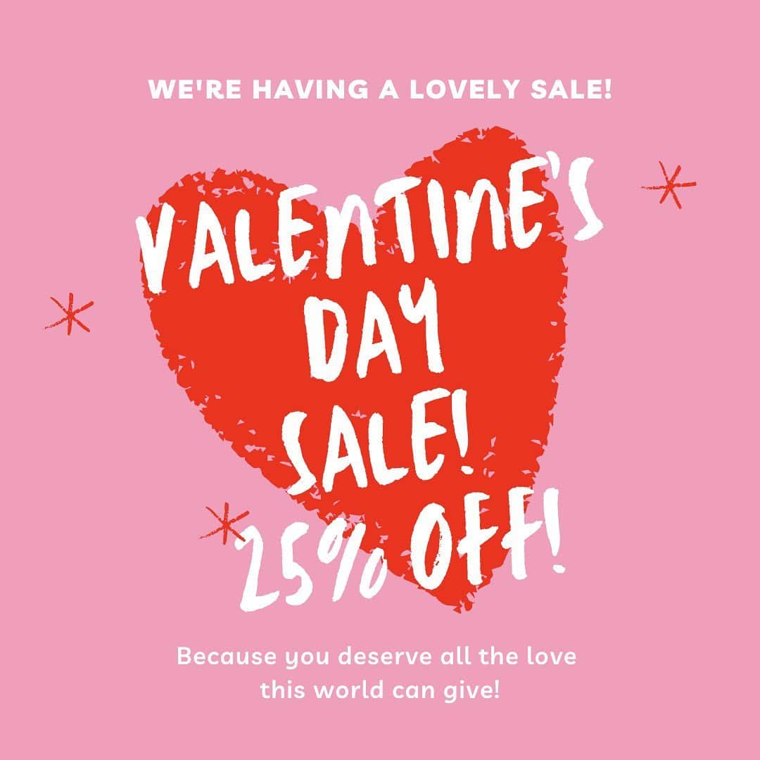 Angela Simmonsさんのインスタグラム写真 - (Angela SimmonsInstagram)「Hi Fam! We’re @shopsimmonsbeauty having our Valentine’s Day Sale this week until 2/14! Get 25% off select items in store. Stock up on our Skin Glow Kit! Love yourself, love your skin!」2月9日 6時11分 - angelasimmons