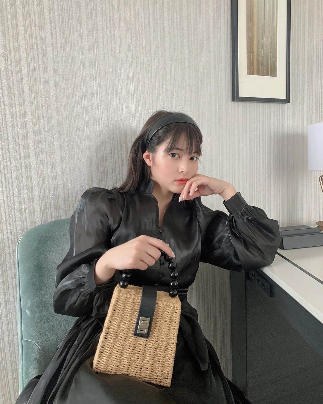 えなちぃのインスタグラム：「ロングにしたから、カチューシャをよく付けるようになった🐒」