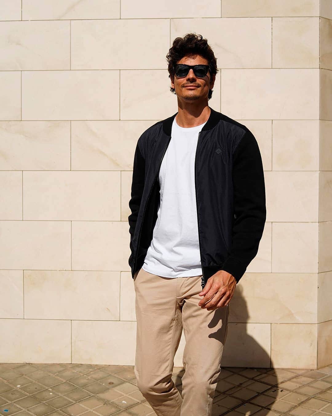 ハケットのインスタグラム：「Take a leaf out of @javierdemiguel_ book and start the week in style by pairing our new bomber jacket with our logo-detailed t-shirt. Complete with our suede loafer and build a unique and contemporary style. #STAYHackett」