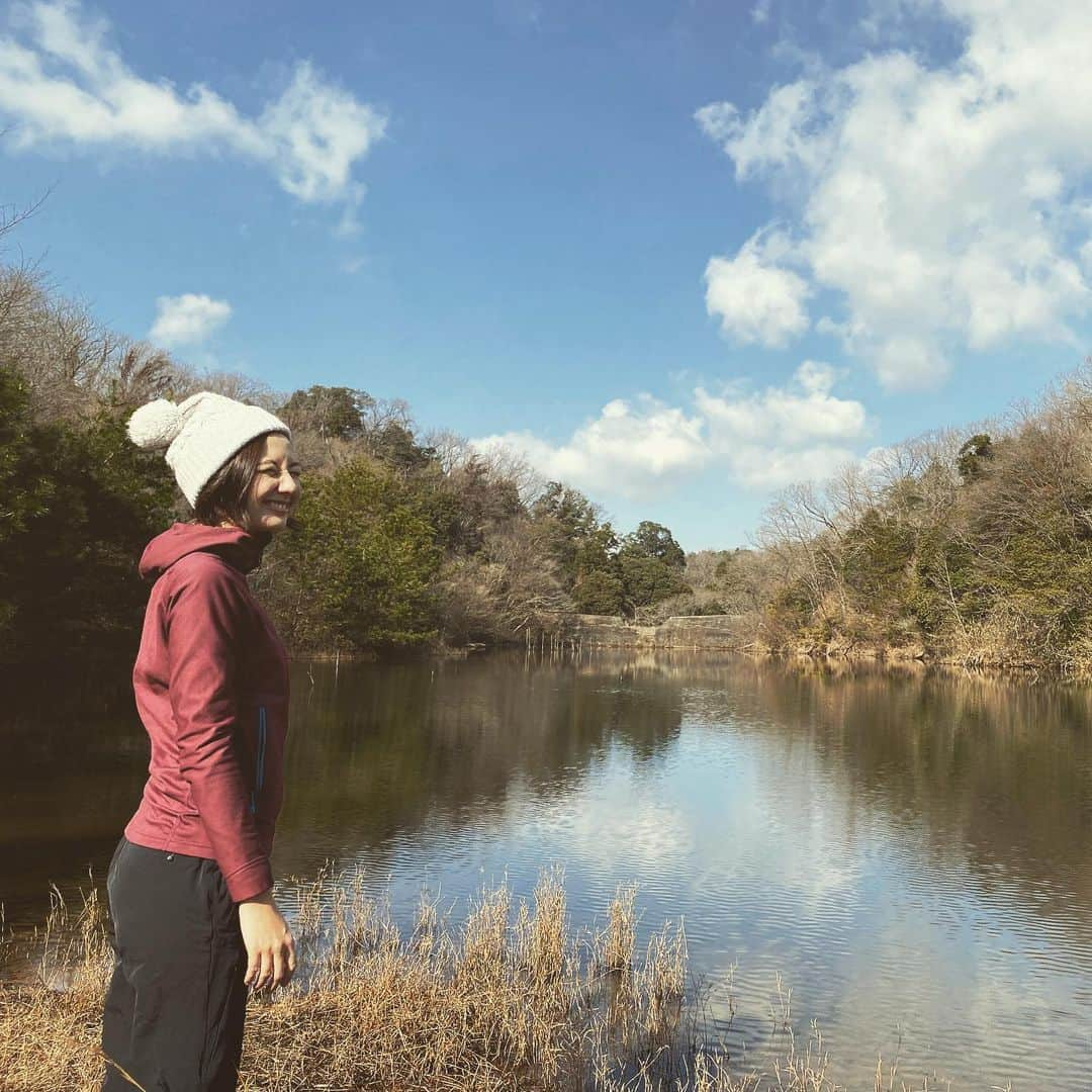 イレーネさんのインスタグラム写真 - (イレーネInstagram)「First walk of the year🍂 凝り固まった頭の中と、同じく凝り固まった肩をほぐしに瀬戸市の海上の森へ . 名古屋からたったの30分くらいでタイムスリップ感味わう事が出来るのですよね🤓ちょっとしたハイキングに最高の場所です。平日登山部2021やっと始められたー . せっかくちょっと身体軽くなった感じしたのに、ランチと帰ってからのケーキでプラマイマイナス... . @rocca39_myao ちゃん今年も歩こうねー🥸  #愛知県  #愛知 #瀬戸  #海上の森  #里山  #ハイキング  #散歩 #古民家 #イレトリップ  #escape  #japan #aichi #seto #hiking #kaishonomori  #hike #winterhiking  #winter #outdoor #japanesehouse」2月8日 21時34分 - irenedewald