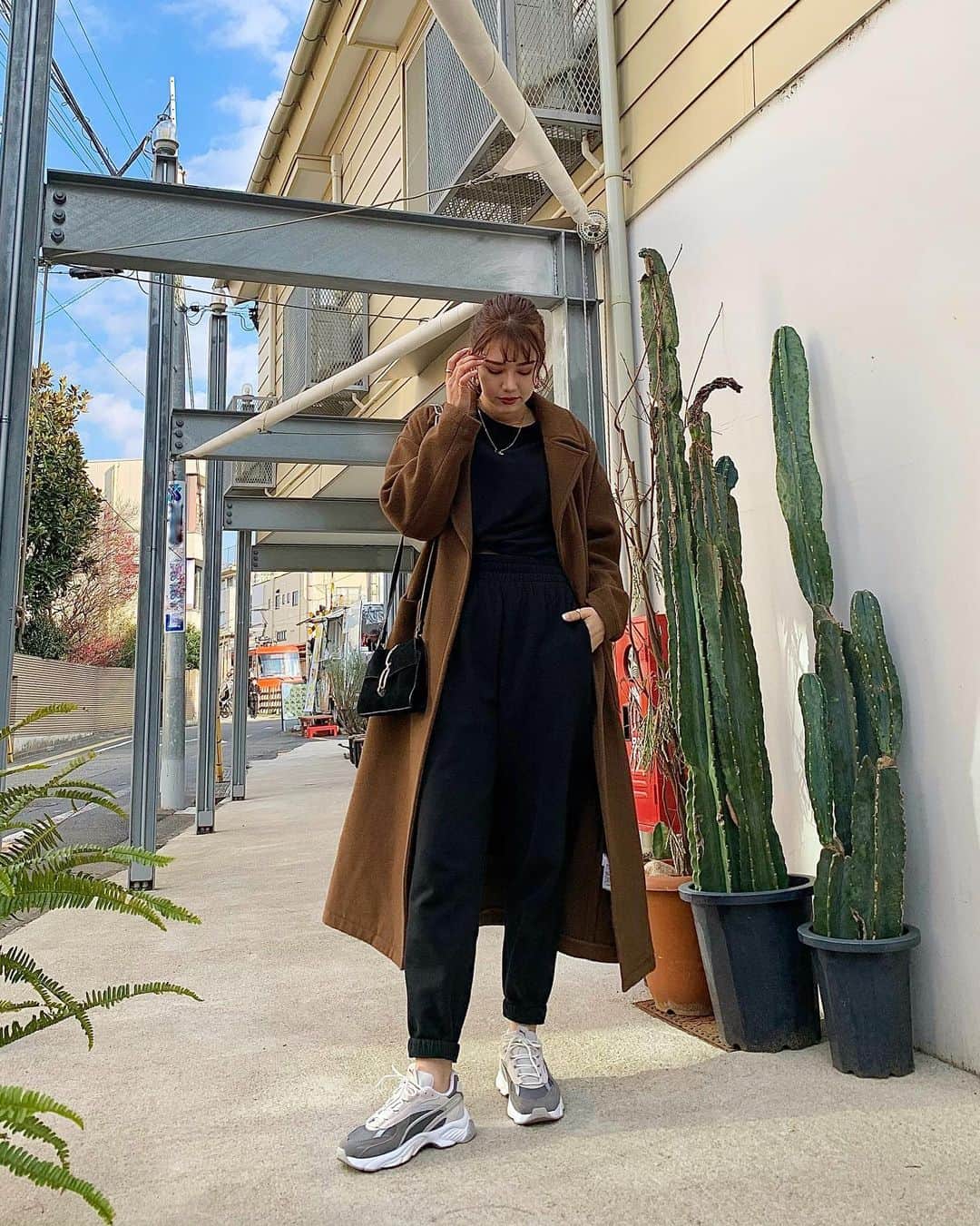 ソフィアのインスタグラム：「🌵 . 友達のお家でご飯の日だったから らくちんコーデ🐵 （スウェット楽だから流行ってるの嬉しい）」