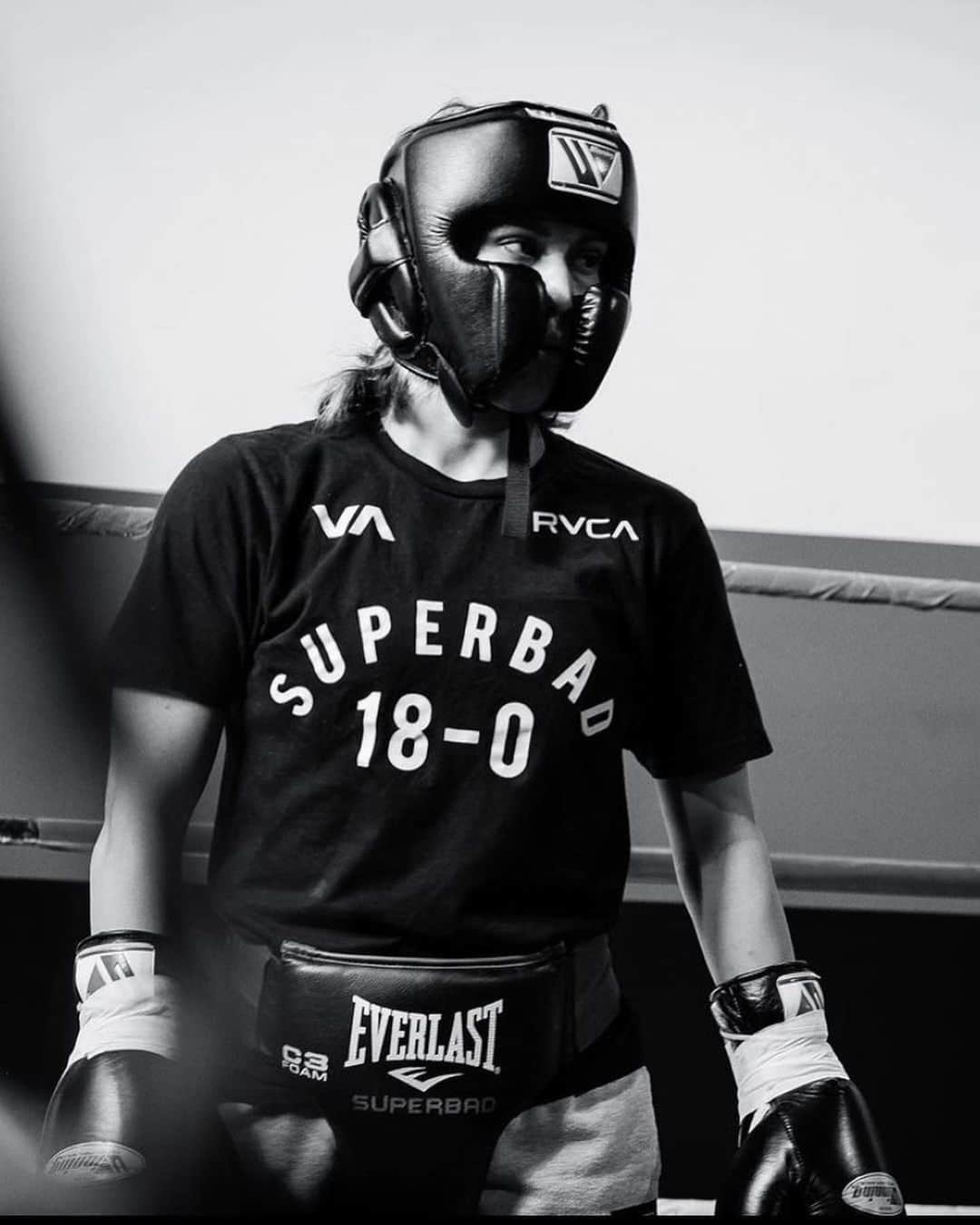 RVCA Japanさんのインスタグラム写真 - (RVCA JapanInstagram)「@seniesa_superbad putting in work for her upcoming fight March 20th // #rvcasport」2月8日 21時43分 - rvcajapan