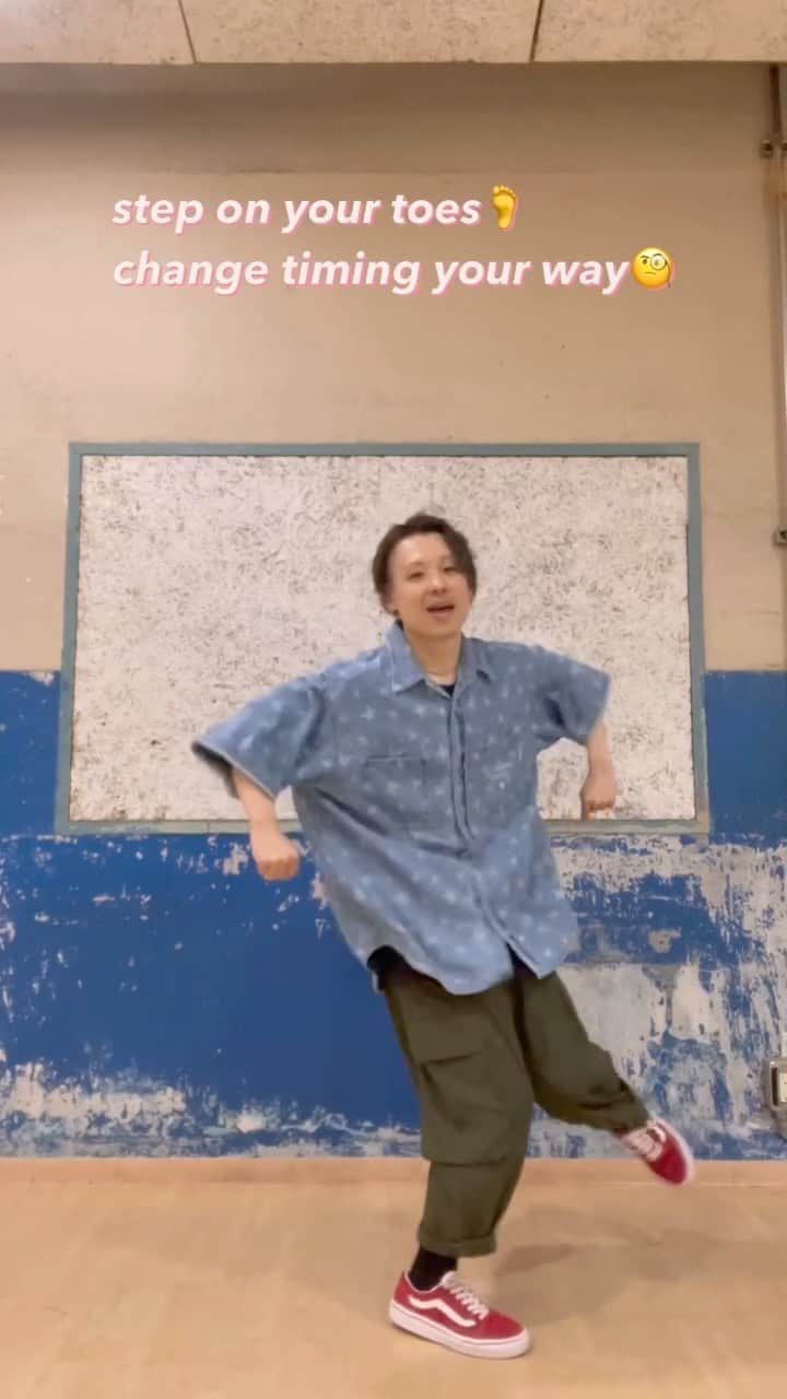 SHUHOのインスタグラム：「charleston👣👣👣  sideway⬅️➡️  variation  #housedance #dancetutorial #streetdance #dancelesson #dance #footwork #ダンス動画 #charleston」