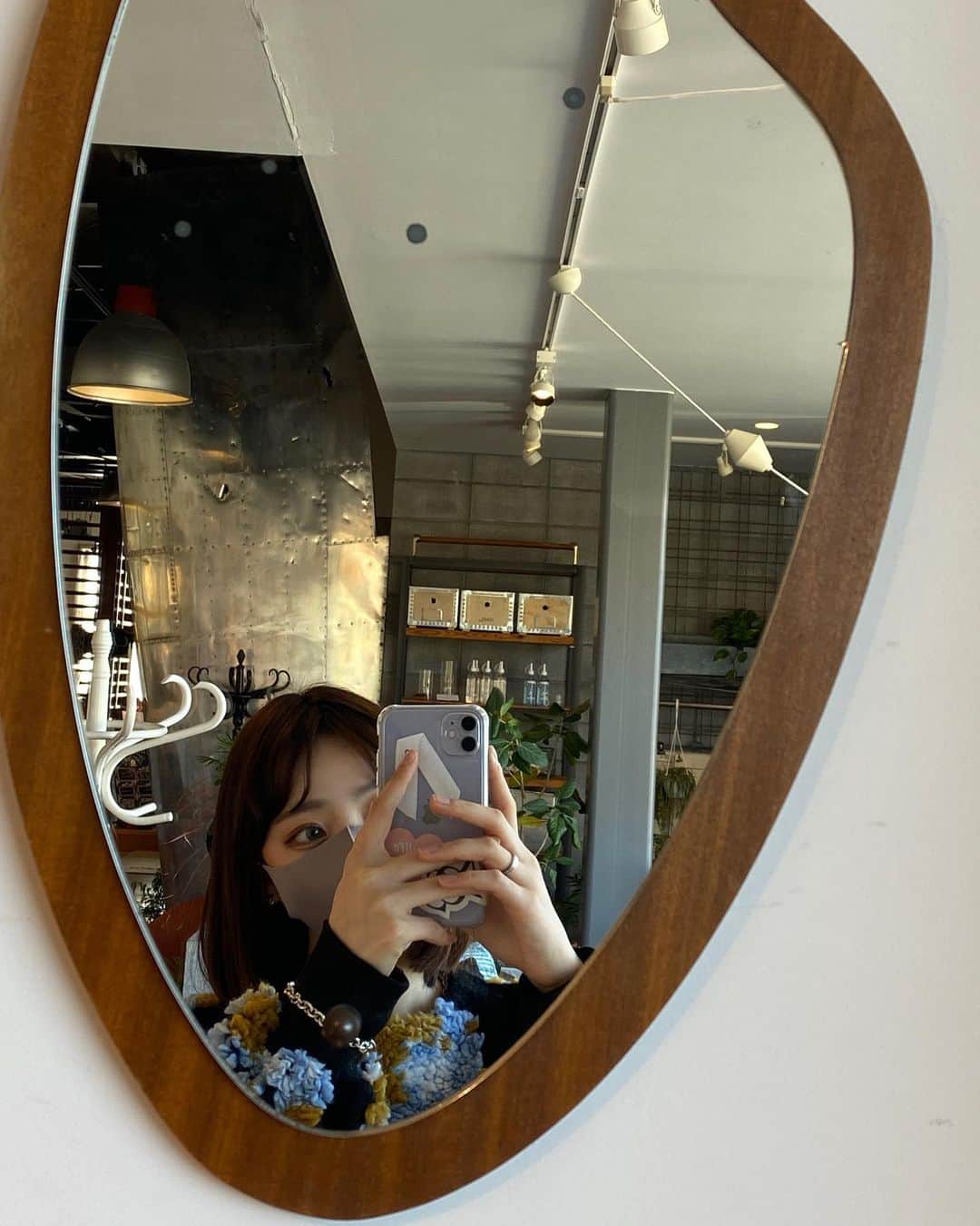LILIKAさんのインスタグラム写真 - (LILIKAInstagram)「🪞🤎 ・ ・ ・ ・ ・ ・ ・  #fff#f4f#lfl#l4l#follo#follome#instagood#like4like#like4likes#korea#koreanstyle#koreanfashion#@_093024_#fashion#韓国#韓国ファッション#韓国スタイル#ootd#ootdfashion#韓国好きな人と繋がりたい#お洒落好きさんと繋がりたい#ファッション#いいねしてくれた人の中で気になった人フォロー#セルカ」2月8日 21時46分 - _093024_