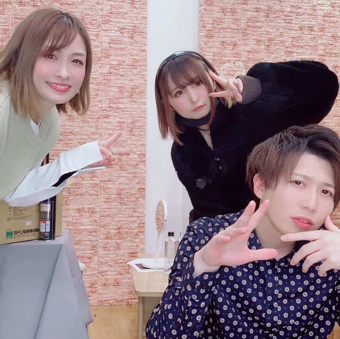 高橋ふみやのインスタグラム：「本日の #aupayマーケット  ありがとうございました！！  生配信で髪の毛セットしました☆ before＆after！！  是非、気になる方は 僕のTwitterに アーカイブのリンク貼ってありますので 見てね🥰🥰」
