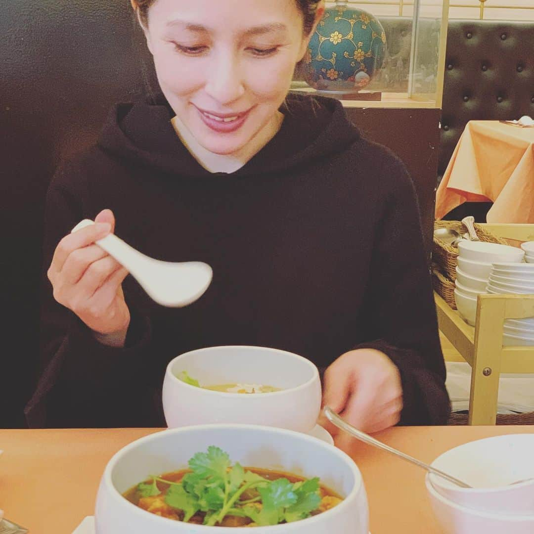 木村了さんのインスタグラム写真 - (木村了Instagram)「お仕事前のランチ。  今日は中華。  食べ過ぎた。  でも美味しかった✨  #夫婦ランチ #中華 #陰山樓」2月8日 21時59分 - r_k0923