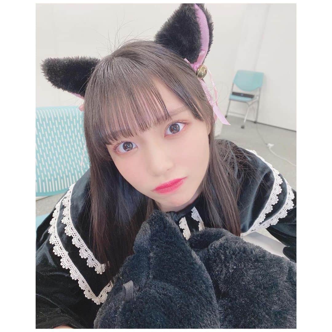 のインスタグラム：「おやすみにゃさい🐈‍⬛💞﻿ ﻿ ﻿ #猫#cat#コスプレ#黒猫」
