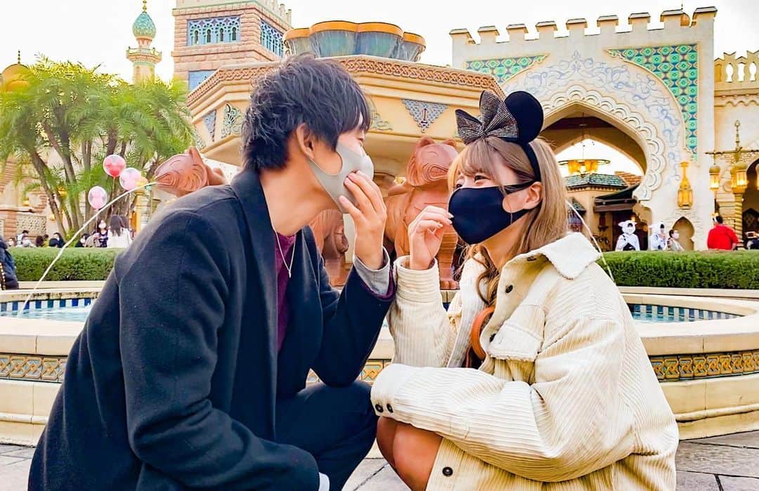 しほこのインスタグラム：「❤︎*﻿ ﻿ ﻿ ﻿ anniversary...🤍﻿ ﻿ ﻿ ﻿ #しょとしぽ #カップル #カップルフォト﻿ #記念日 #記念日おめでとう #❤️﻿ #カップルフォトbyタップル #タップル﻿ #ディズニー #ディズニーシー #夢の国﻿ #couple #bf #anniversary﻿ #disney #disneysea﻿ #couplephoto #20210208」