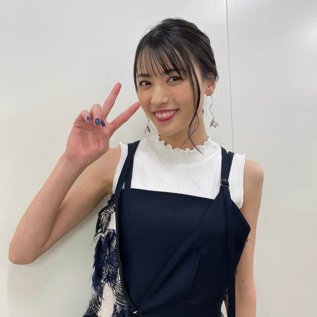 矢島舞美さんのインスタグラム写真 - (矢島舞美Instagram)「. 今日は2月22日に出演するマーダーミステリーシアター「演技の代償」の衣装合わせでした‼︎ 三木監督からの説明も受けて、あとはしっかり辻岡恭子という役づくりをして本番に挑むのみになりました！ 即興で自由に演じていいという事なので、相手がどう出てくるかはもちろん本番まで分からないし、背景を自分なりにしっかり作り込まないと✊ なんだかスリル満点だけどワクワクします‼︎ チケット発売中ですので、皆さん、14時から是非観てください♡ . . 写真は一昨日の衣装です^ ^ . #マーダーミステリーシアター#演技の代償#矢島舞美」2月8日 22時11分 - maimiyajima_official_uf