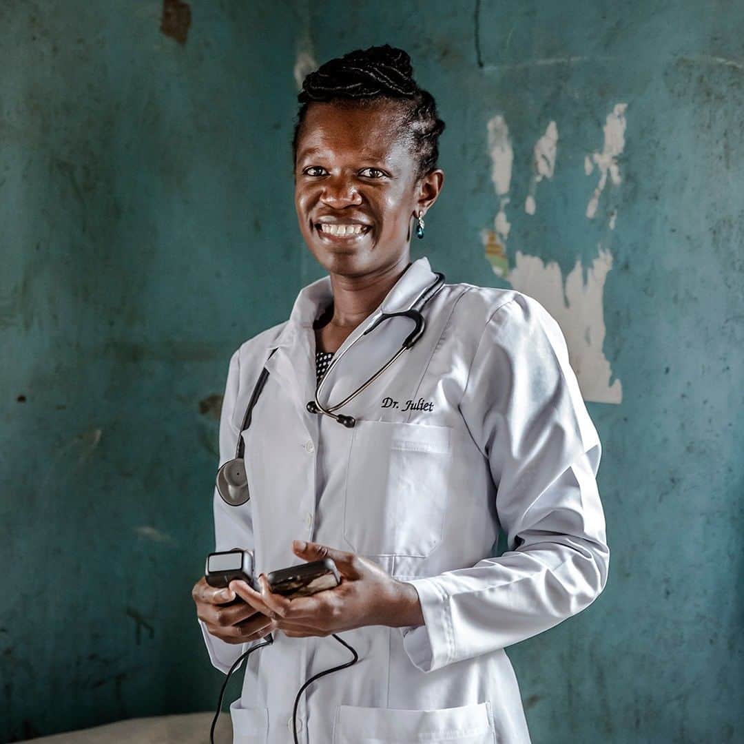 ノバルティスのインスタグラム：「Dr. Juliet Akoth, a physician at Kitui Hospital in Kenya, enrolled in a program supported by Novartis to train doctors in how to diagnose and treat cardiovascular disease. Heart disease is a growing problem in Sub-Saharan Africa. #reimaginingmedicine」