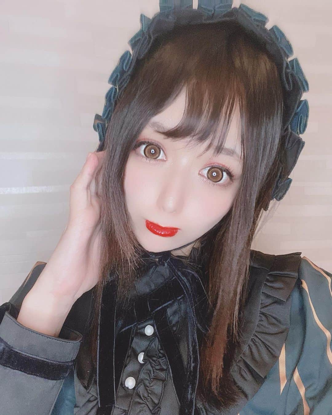 のインスタグラム：「ロリータきた！ 中国ロリータだよん！セレクトショップepetice さんで買いましたー！ リーズナブルだし、シルエット綺麗で感激！ 今度スタジオでも撮影してもらいます❤️❤️❤️  #ロリータ #中国ロリータブランド #クラシカルロリータ  #クラシカル #自撮り #自撮り女子」